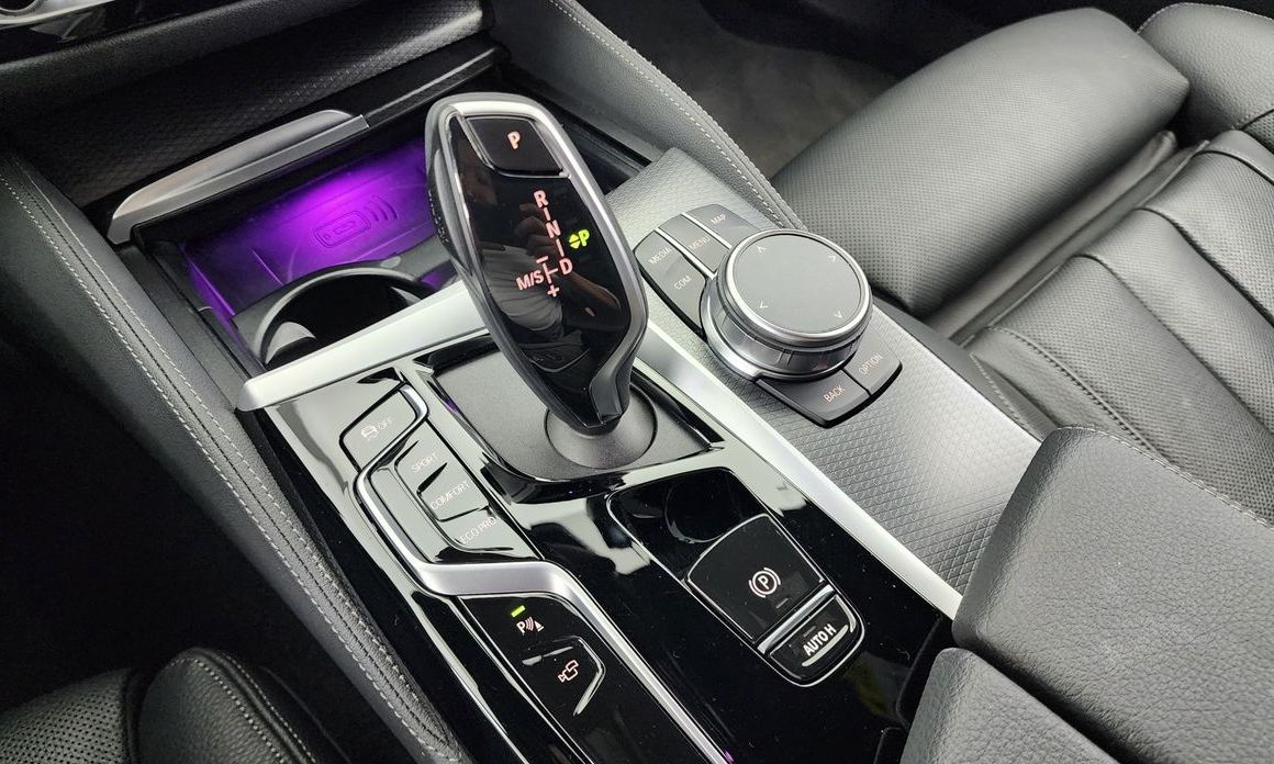BMW 5-Series 2023