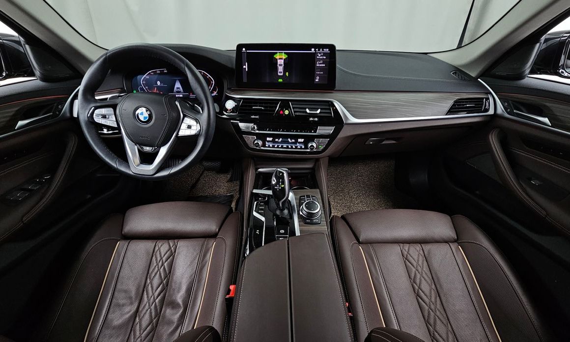 BMW 5-Series 2022