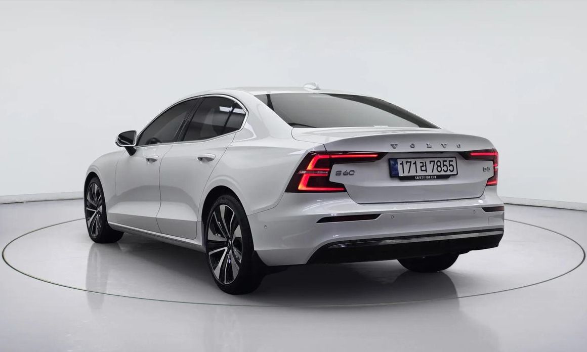 Volvo S60 2023
