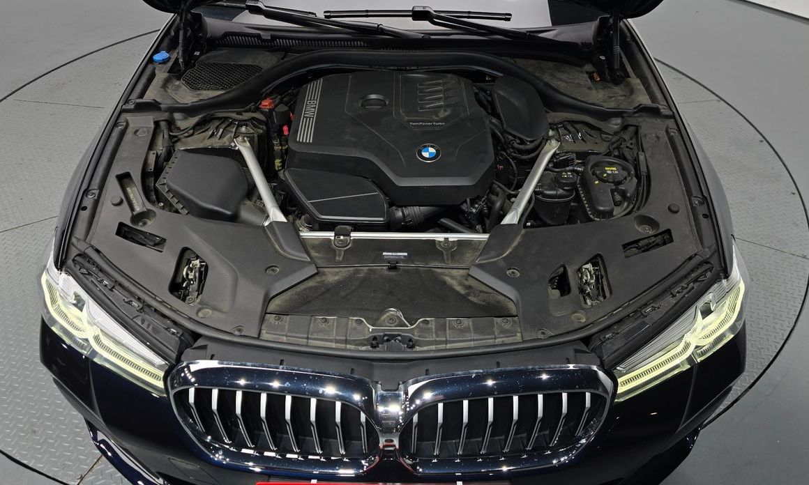 BMW 5-Series 2023
