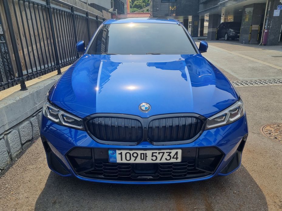 BMW 3-Series 2023