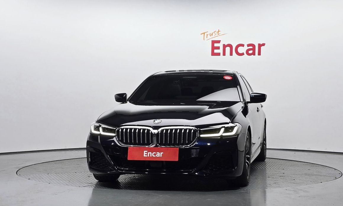 BMW 5-Series 2023