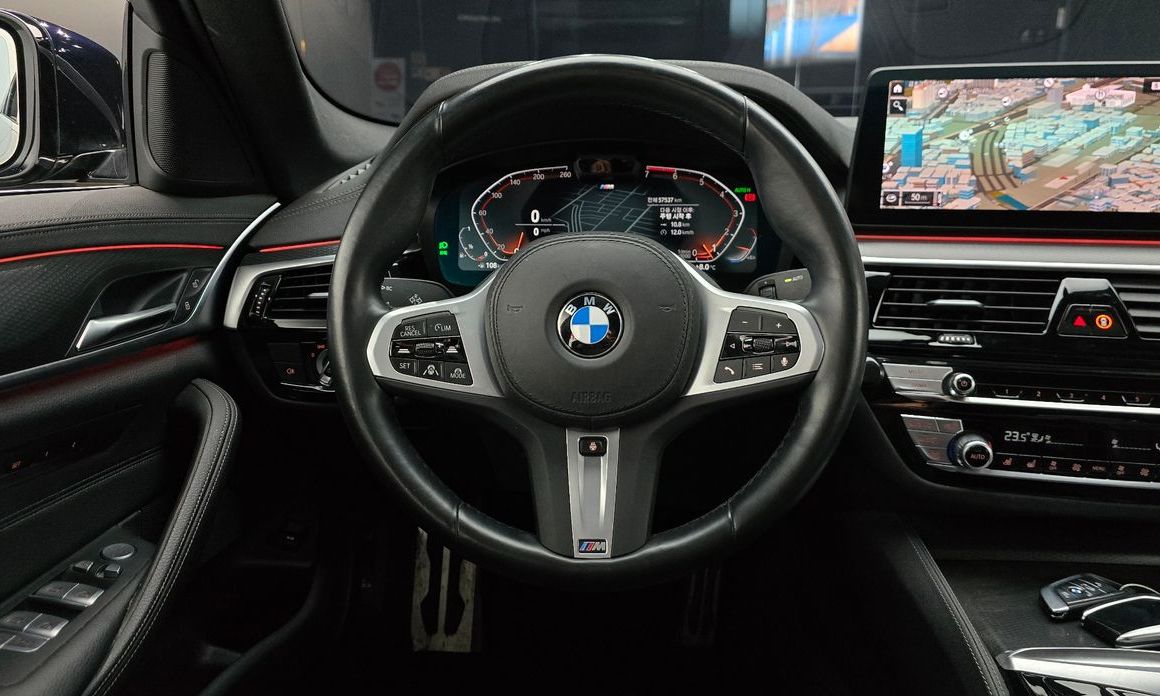 BMW 5-Series 2023
