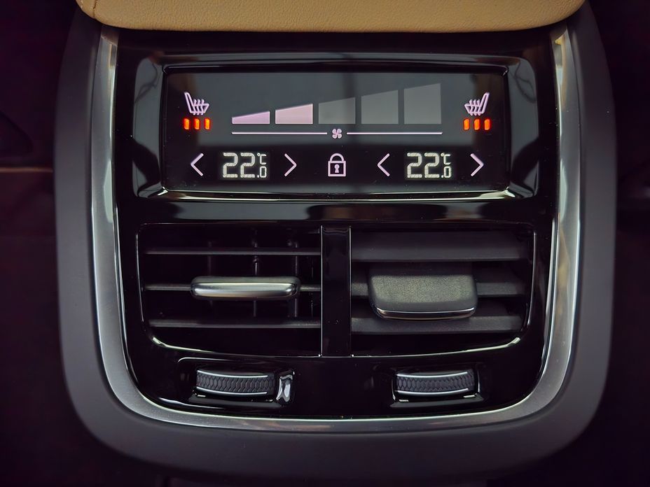 Volvo S60 2023