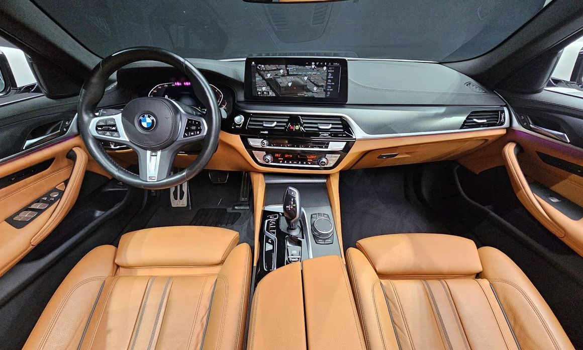 BMW 5-Series 2023