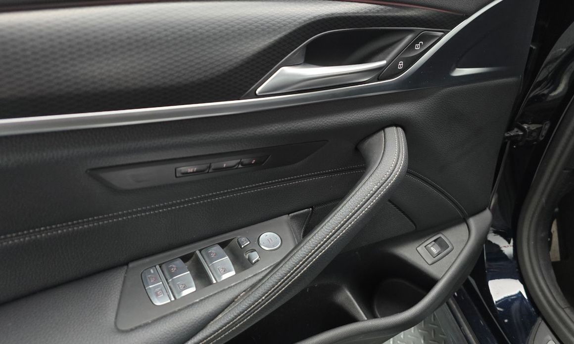 BMW 5-Series 2023