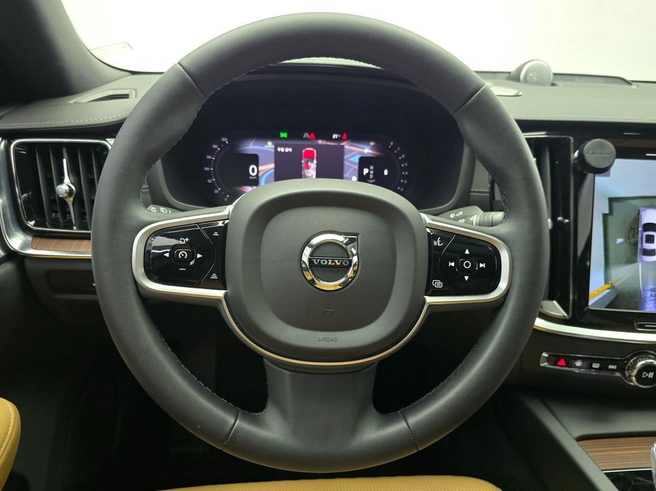 Volvo S60 2023