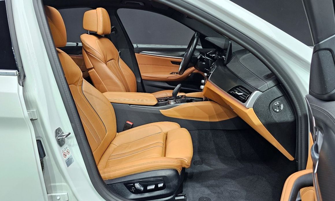 BMW 5-Series 2023
