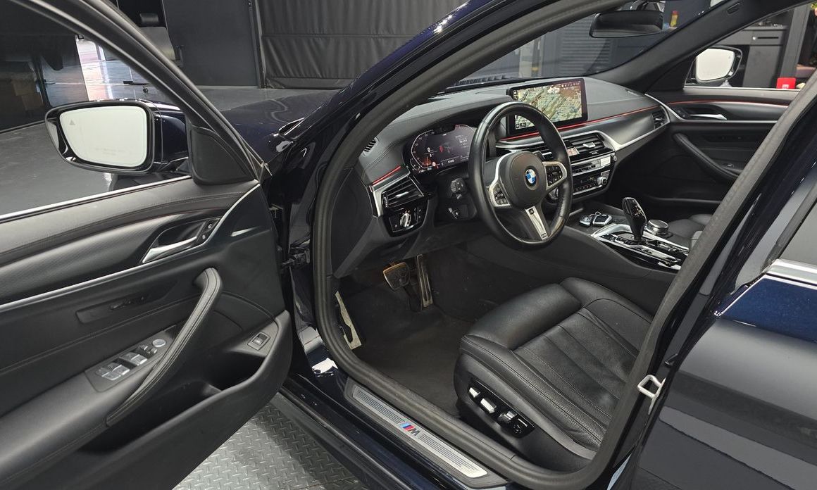 BMW 5-Series 2023