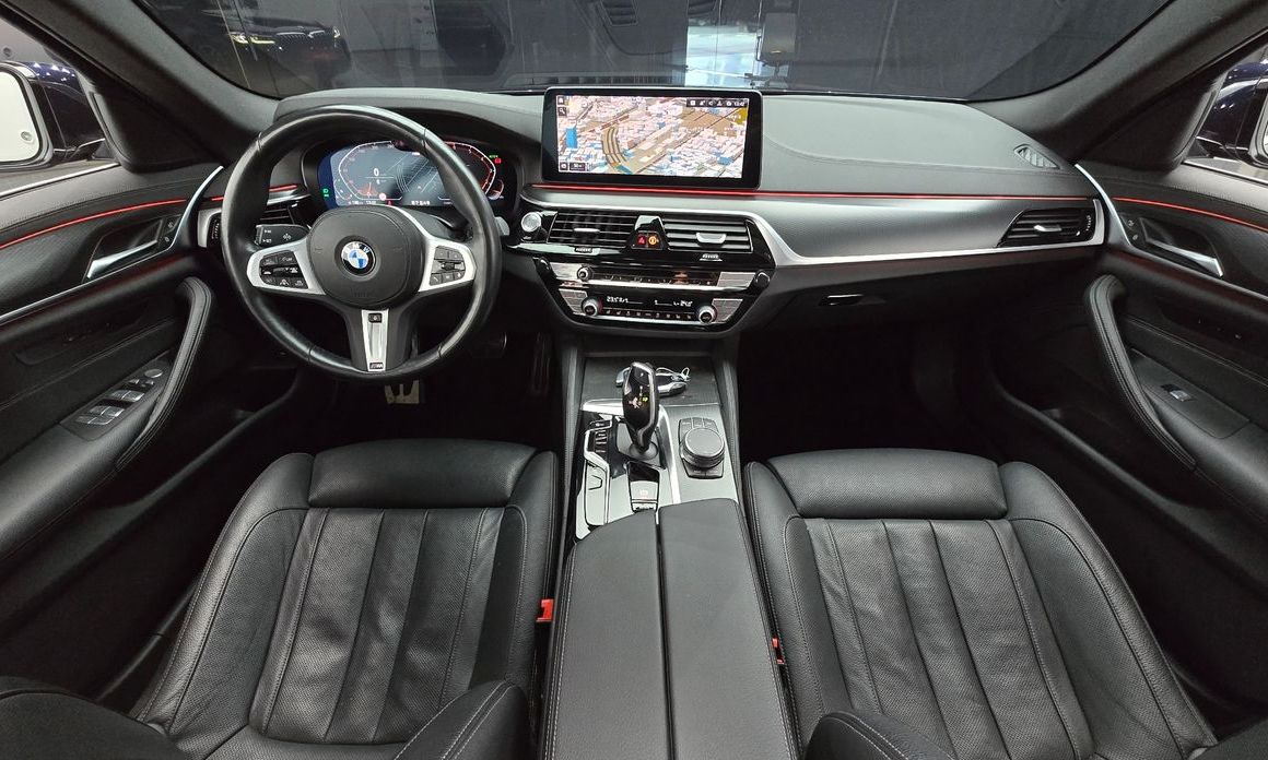 BMW 5-Series 2023