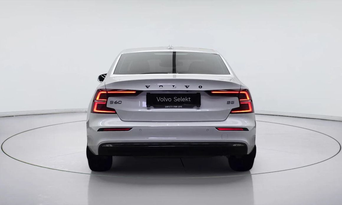 Volvo S60 2023