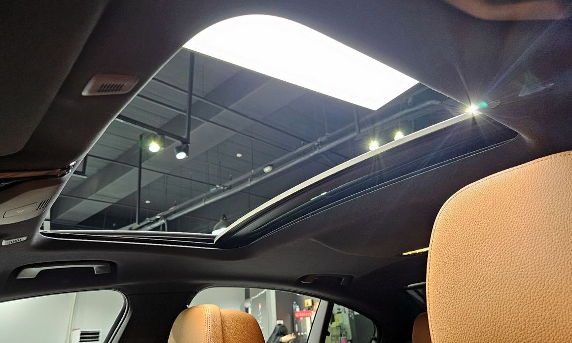 BMW 5-Series 2023