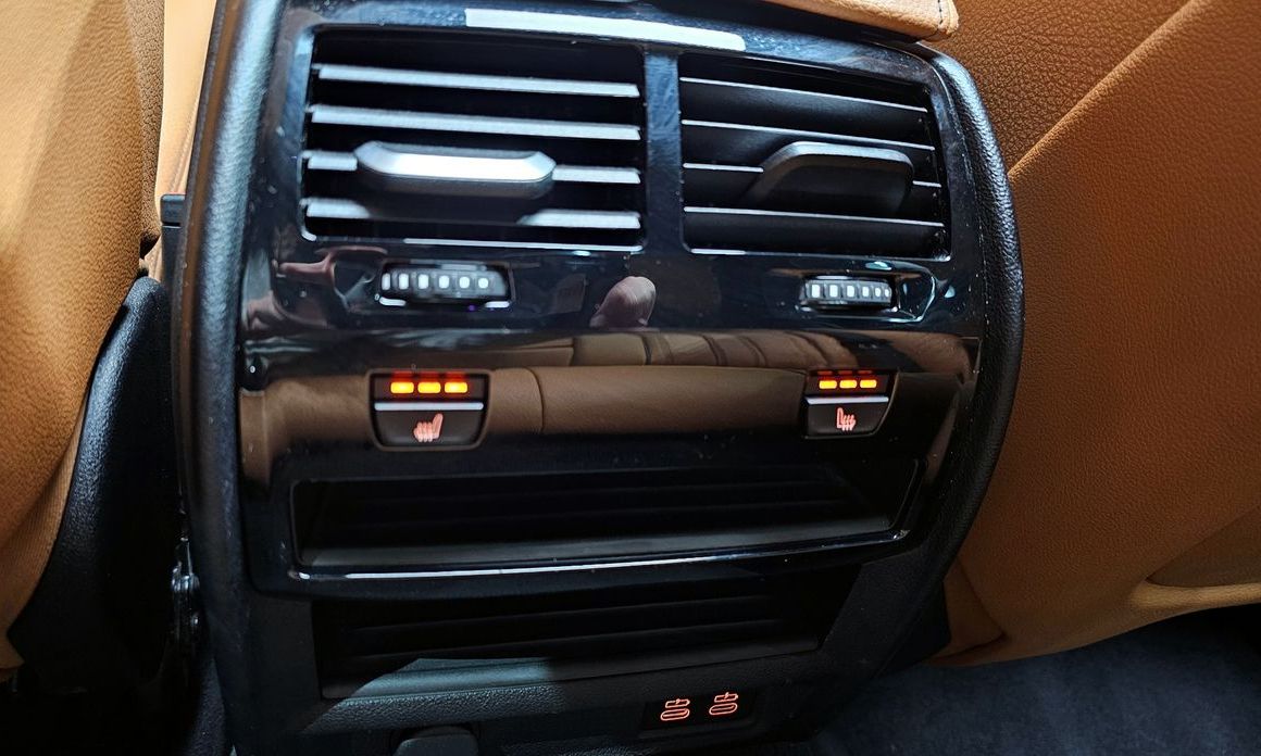 BMW 5-Series 2023