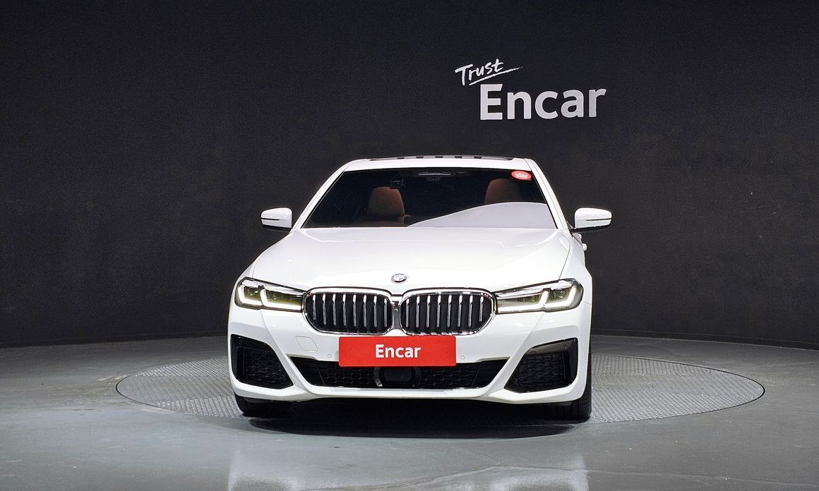 BMW 5-Series 2023