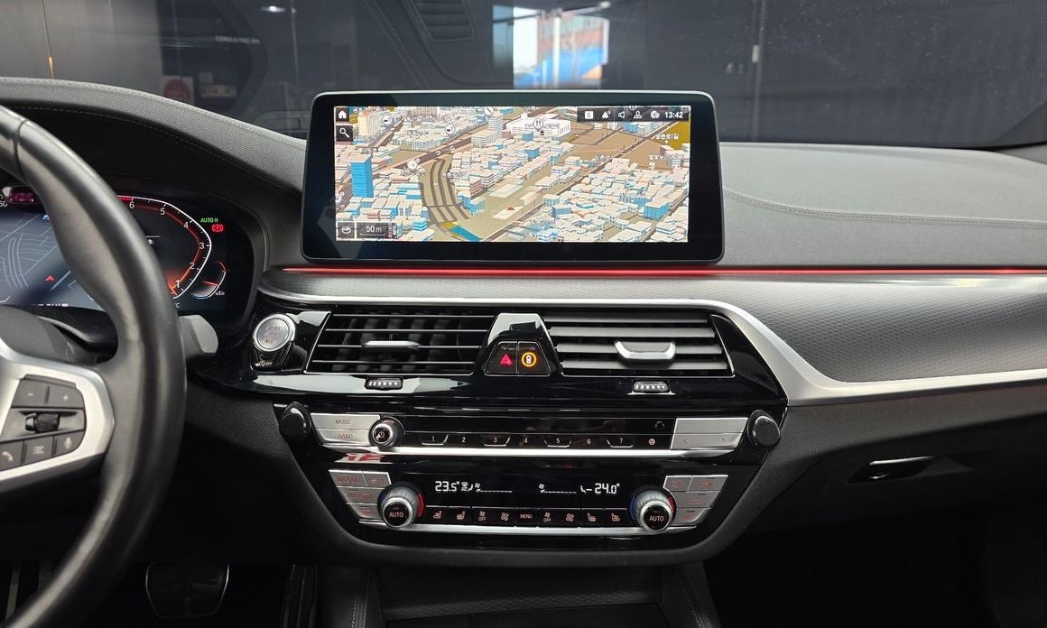 BMW 5-Series 2023