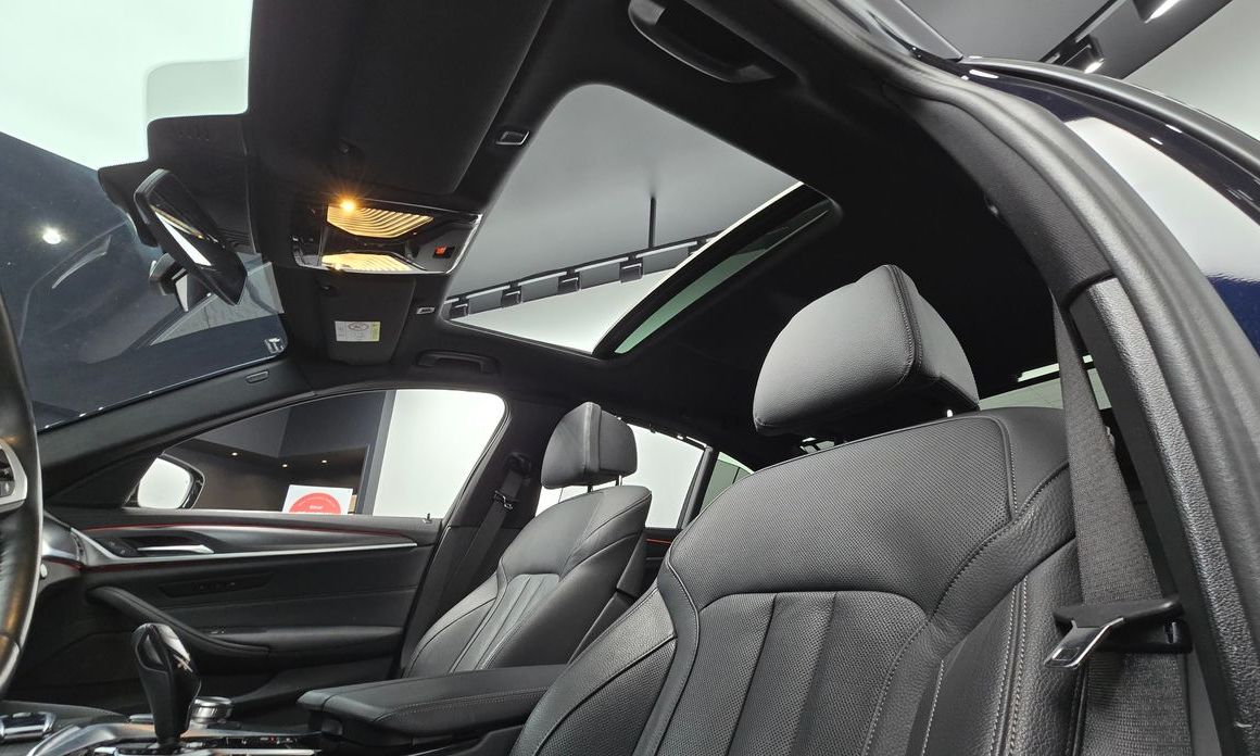 BMW 5-Series 2023