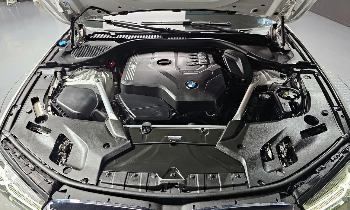 BMW 5-Series 2023