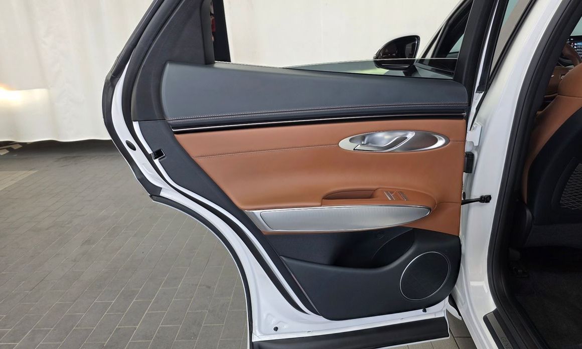 Genesis GV70 2024