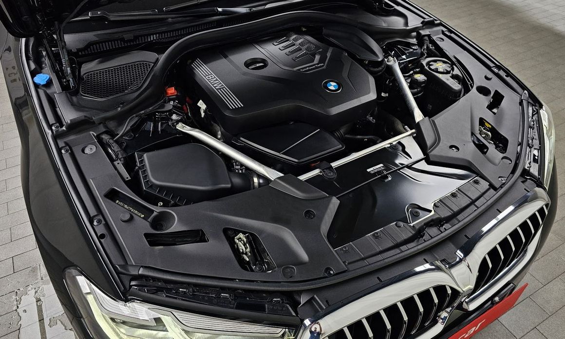 BMW 5-Series 2023