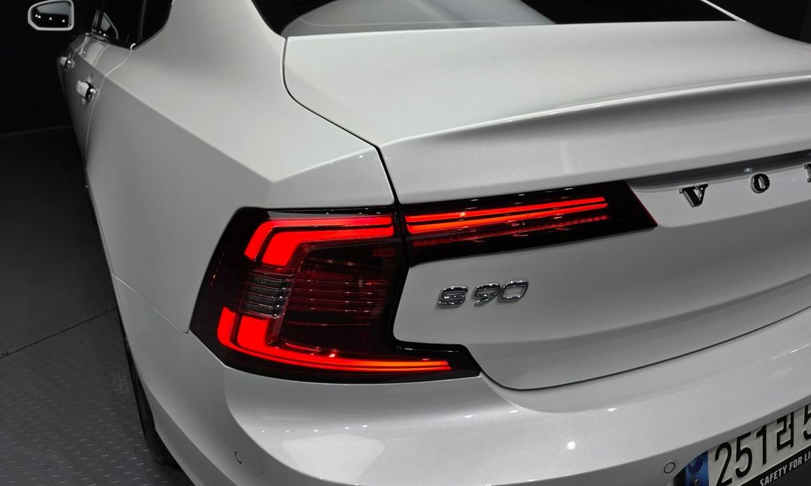 Volvo S90 2023