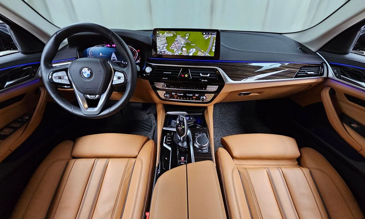 BMW 5-Series 2023