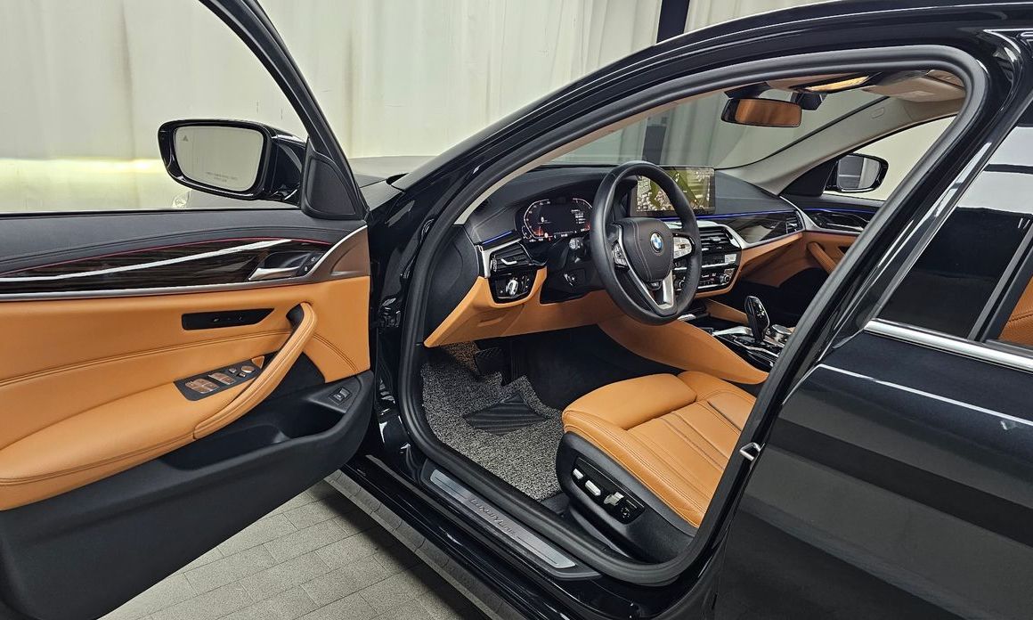 BMW 5-Series 2023
