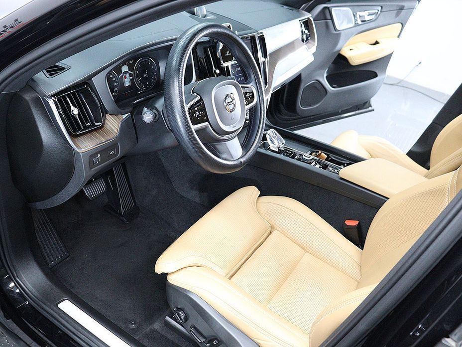 Volvo XC60 2021