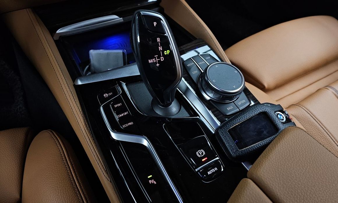 BMW 5-Series 2023