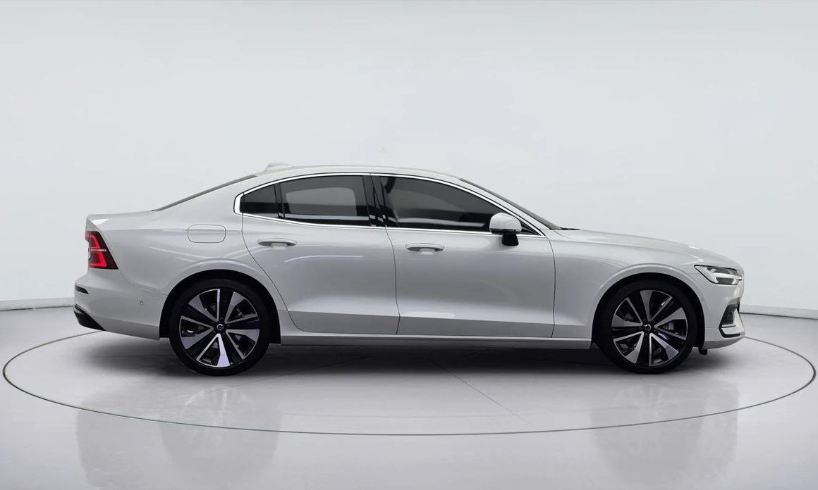 Volvo S60 2023