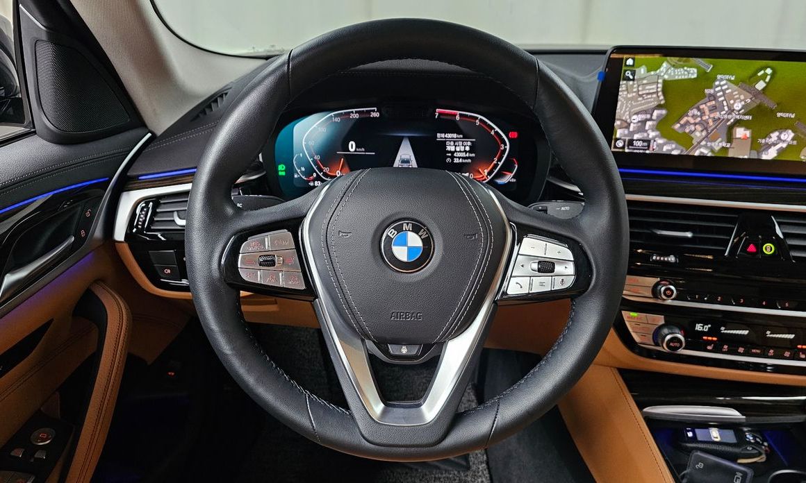 BMW 5-Series 2023