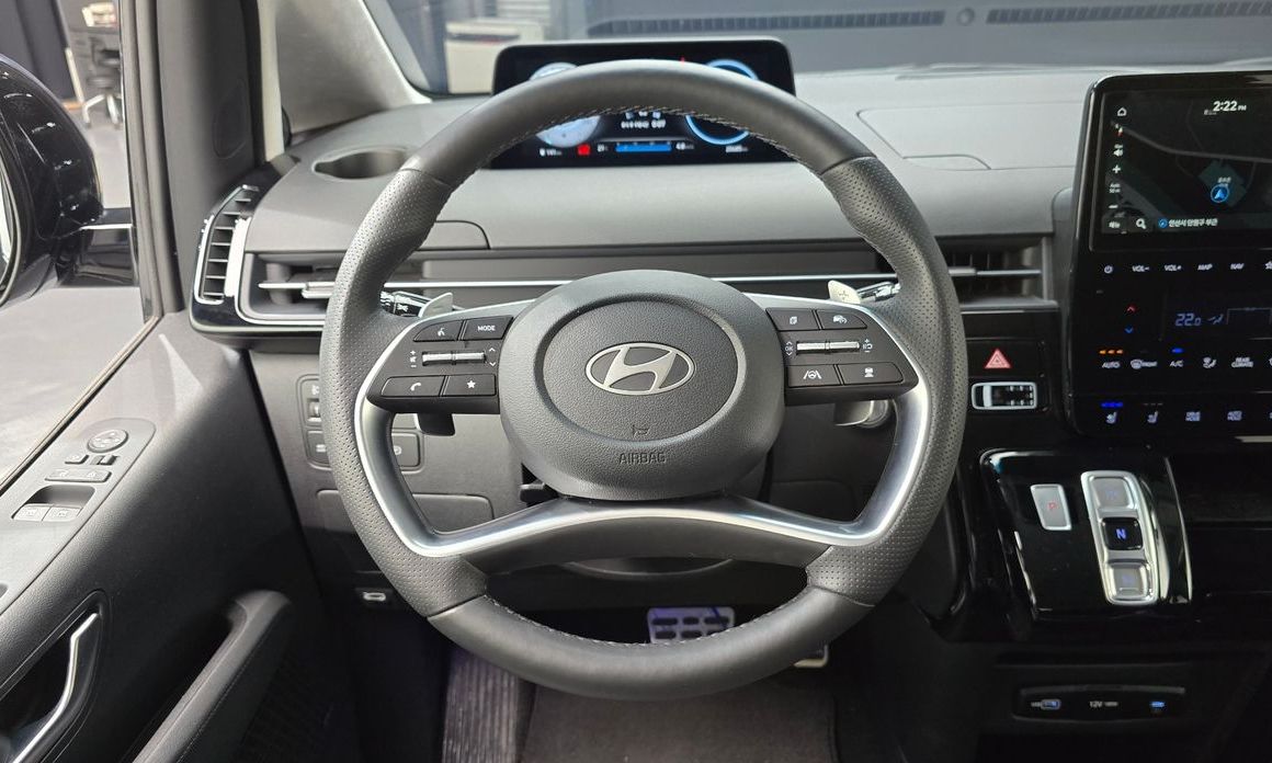 Hyundai Staria 2025
