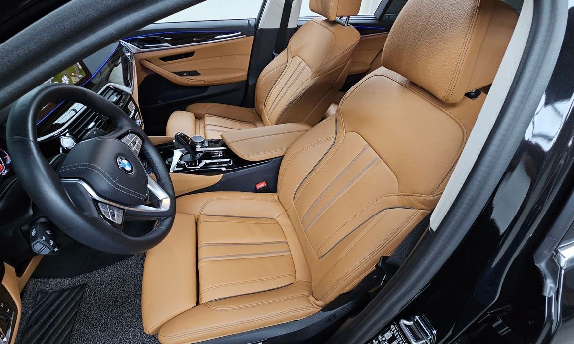 BMW 5-Series 2023