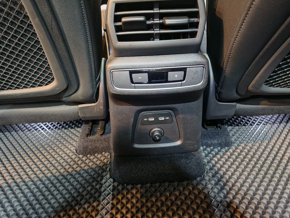 Audi Q4 e-tron 2023