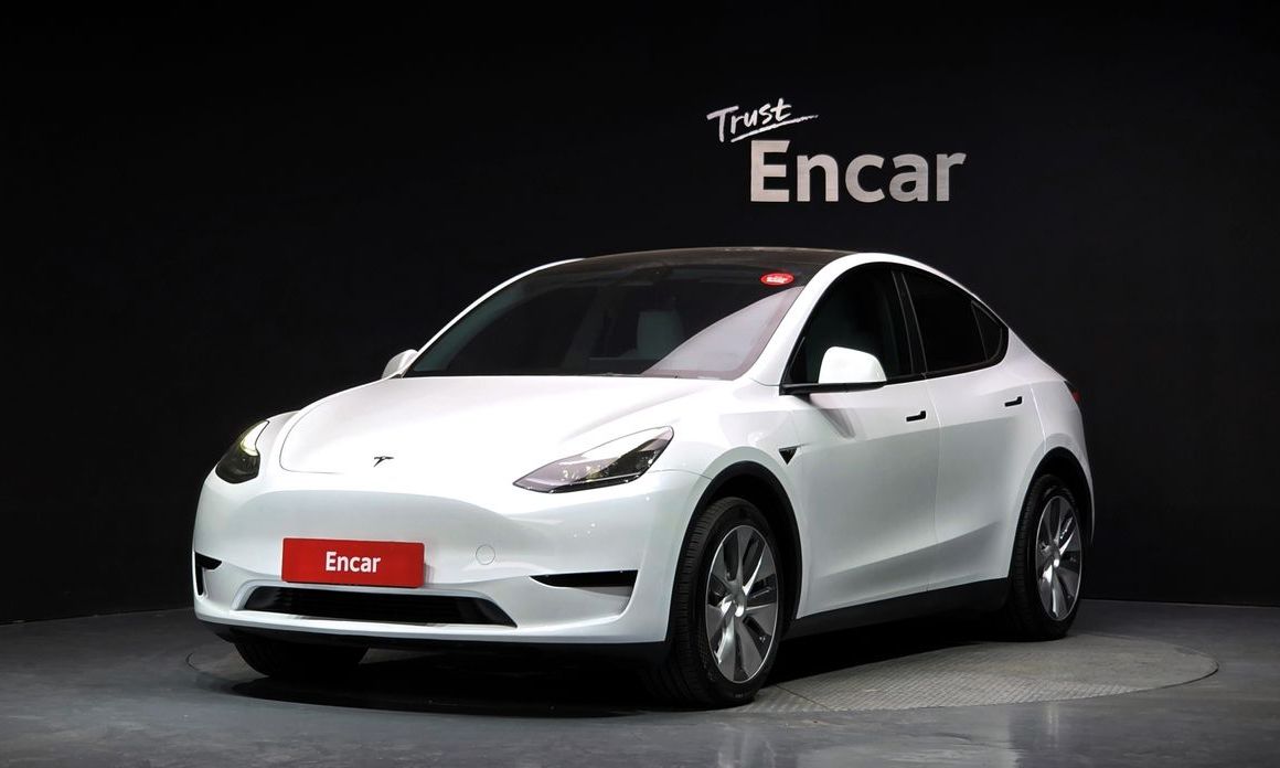 Tesla Model Y 2024