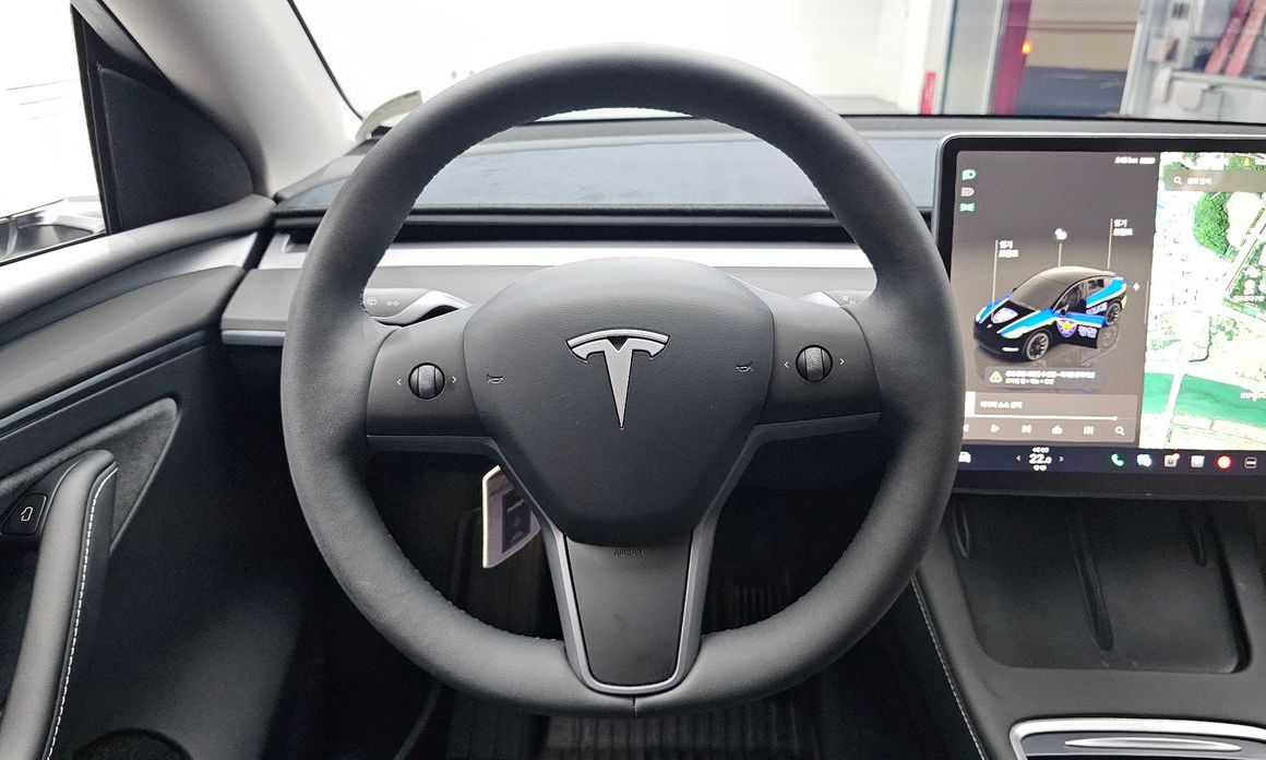 Tesla Model Y 2024