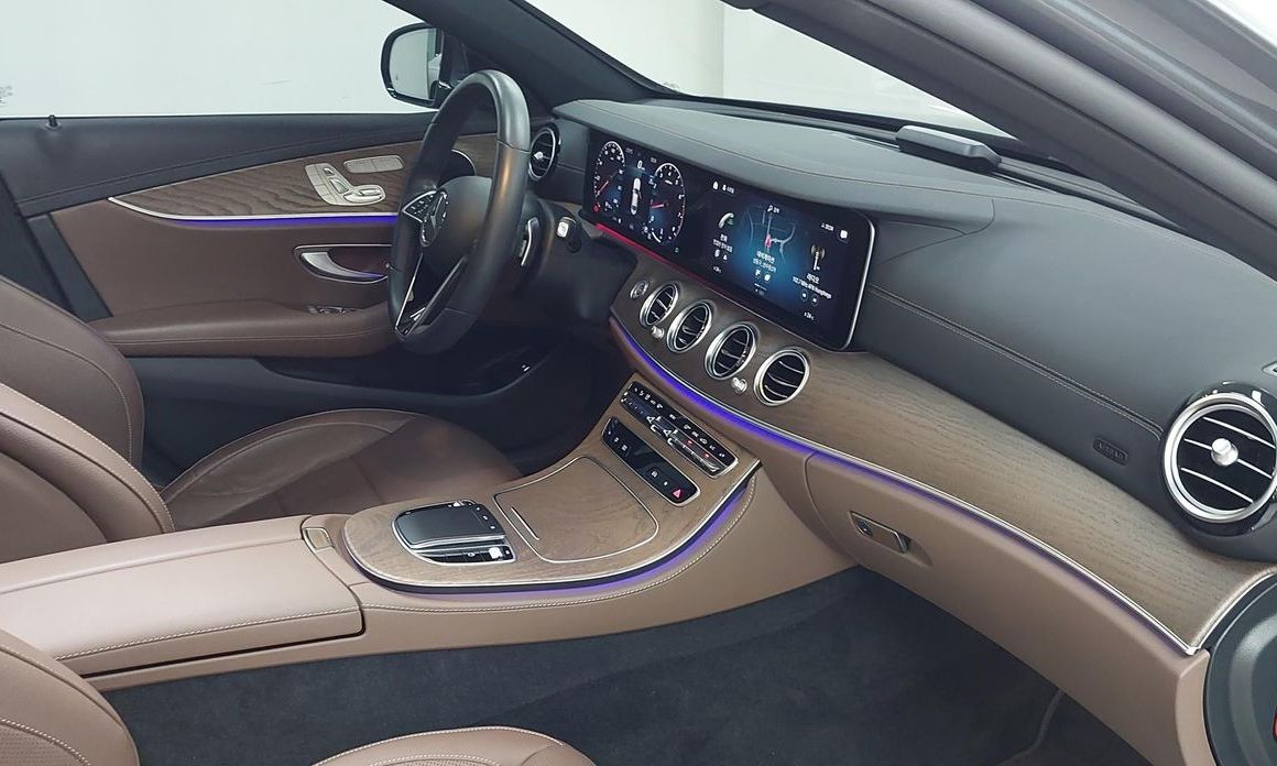 Mercedes-Benz E-Class 2022