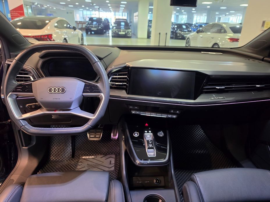 Audi Q4 e-tron 2023