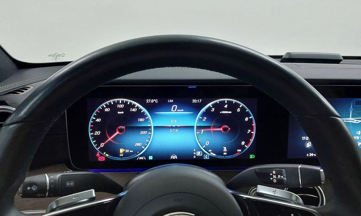 Mercedes-Benz E-Class 2022