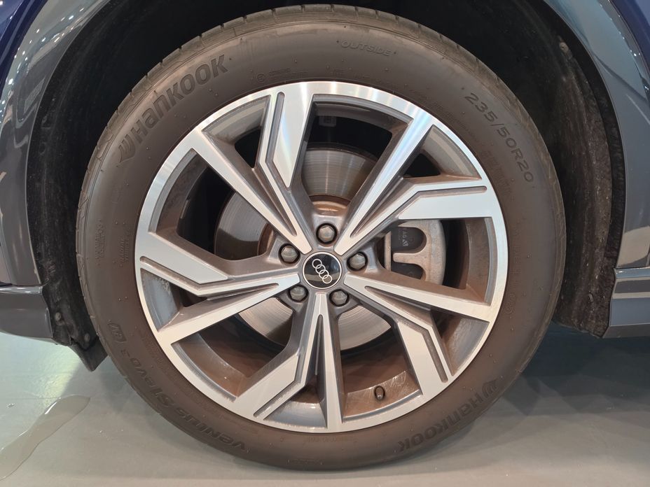 Audi Q4 e-tron 2023