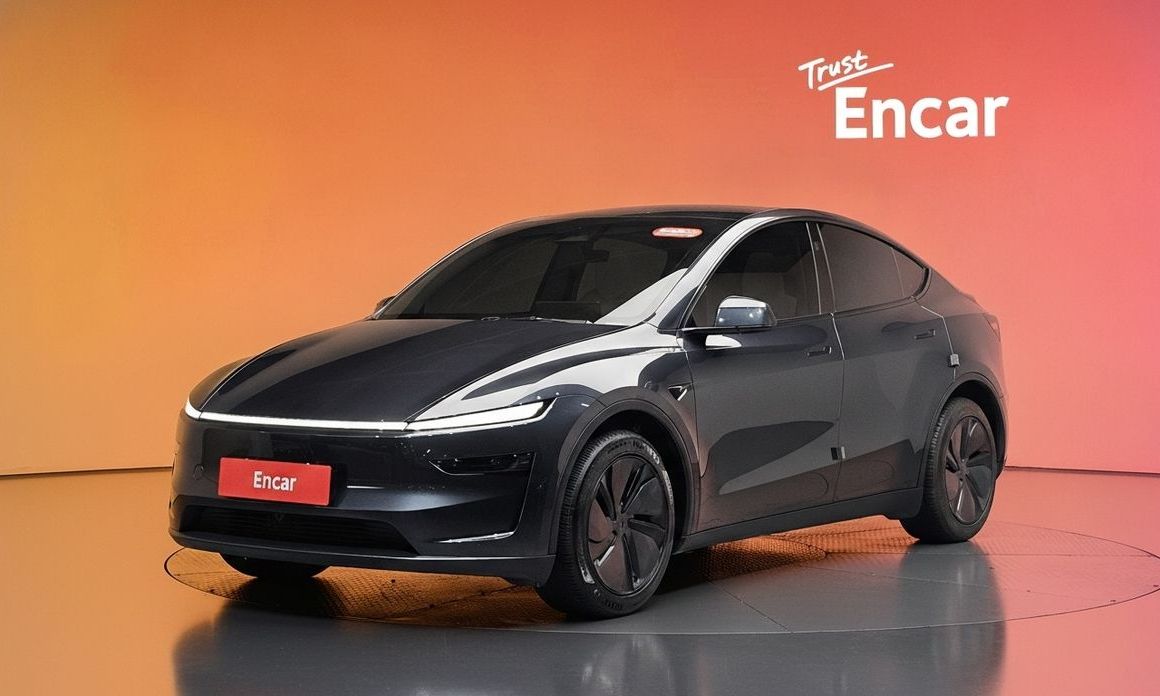 Tesla Model Y 2025
