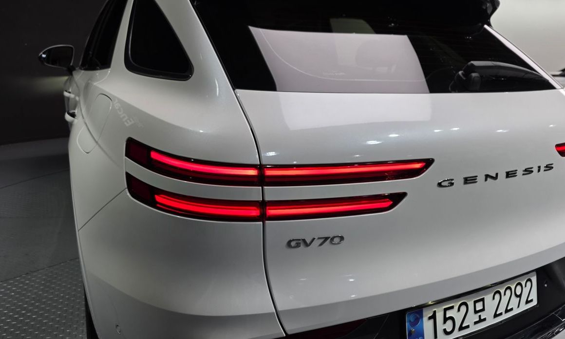 Genesis GV70 2025
