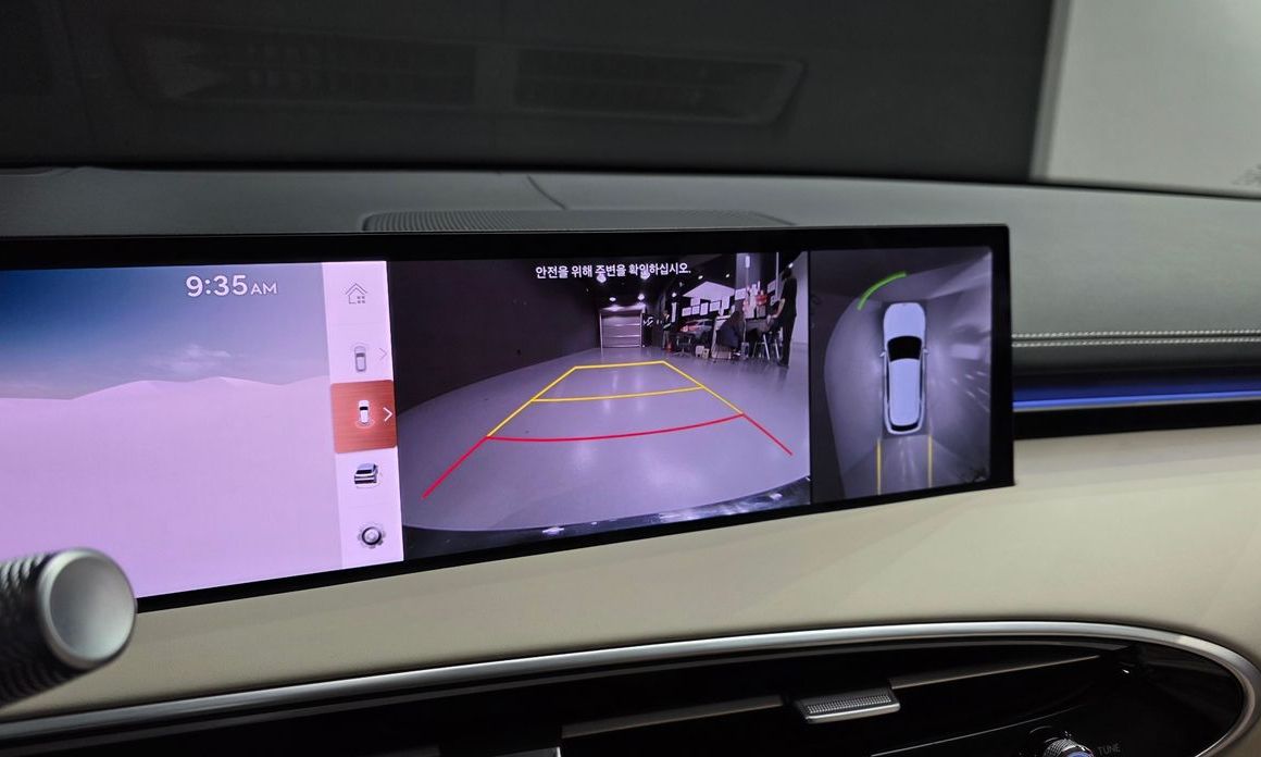 Genesis GV70 2025