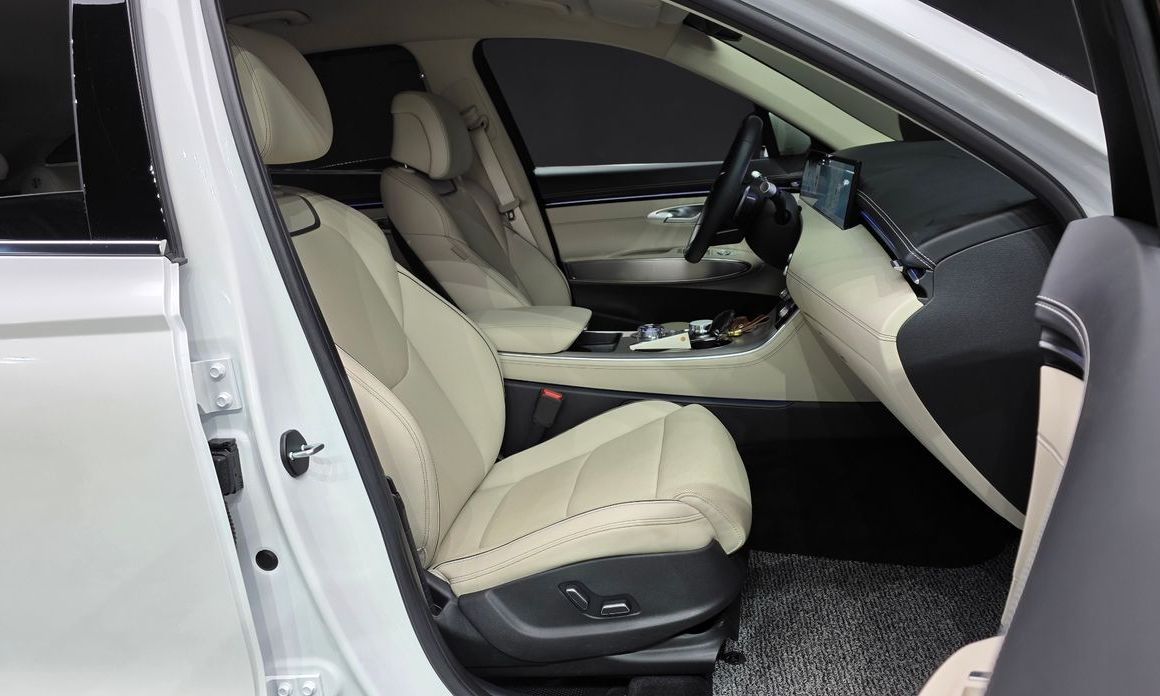 Genesis GV70 2025