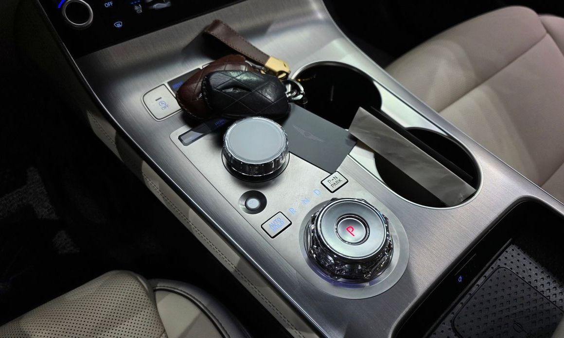 Genesis GV70 2025