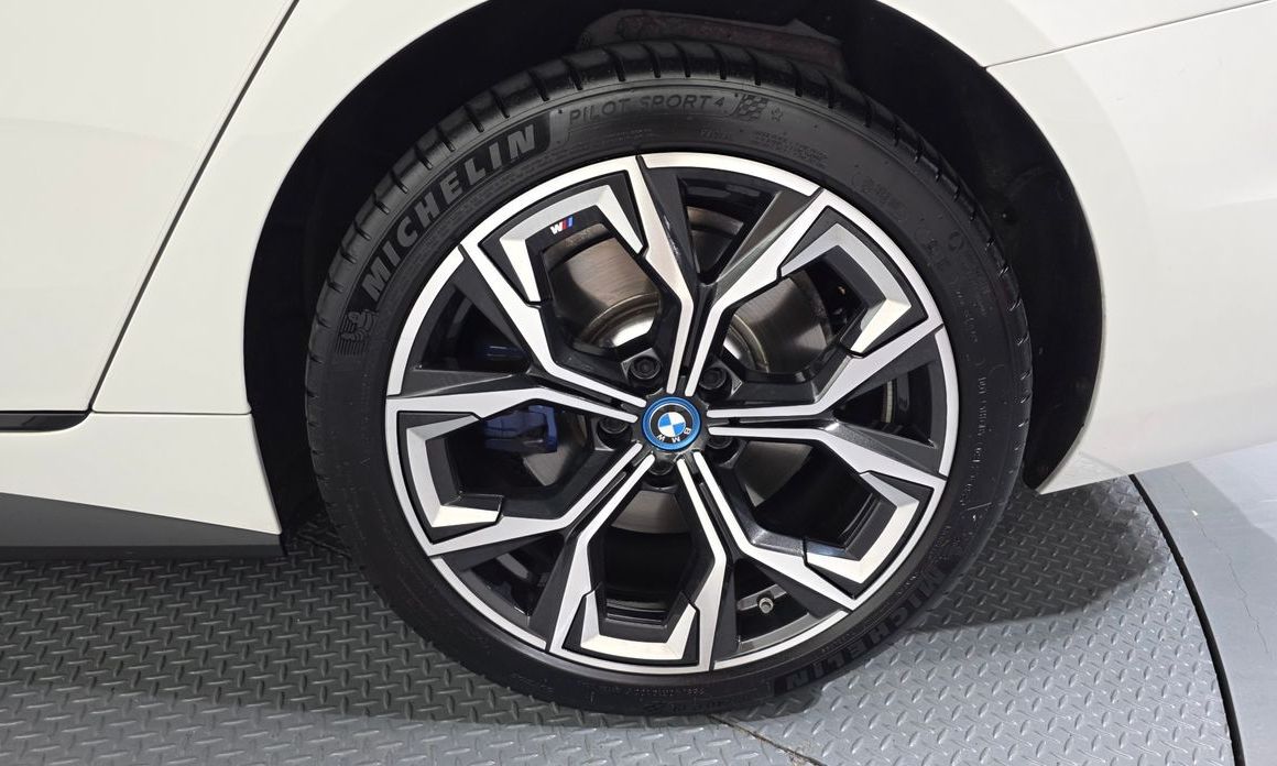 BMW i4 2024