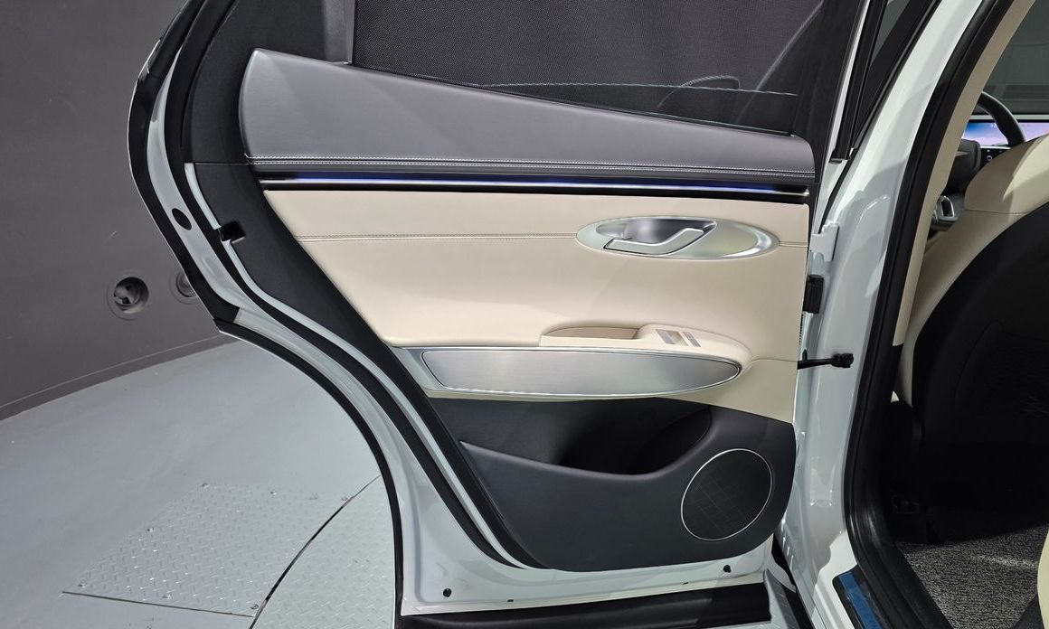 Genesis GV70 2025