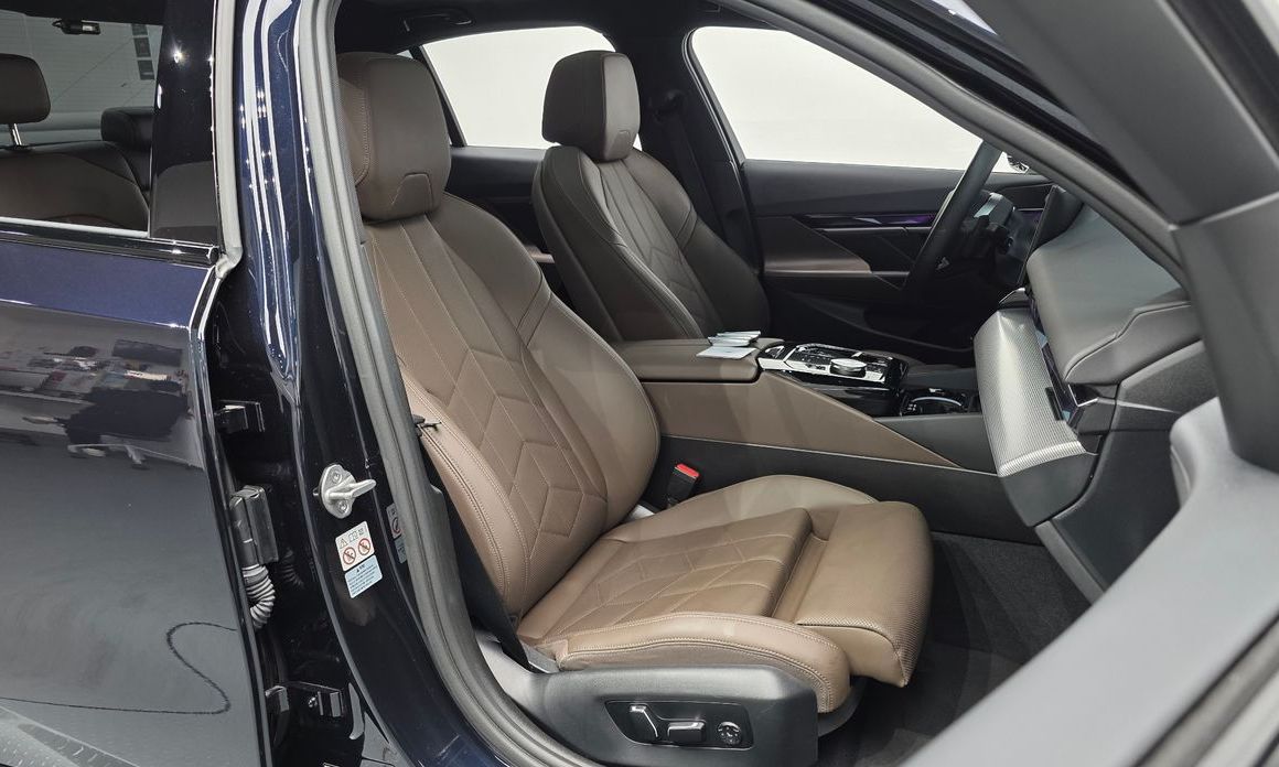 BMW 5-Series 2024