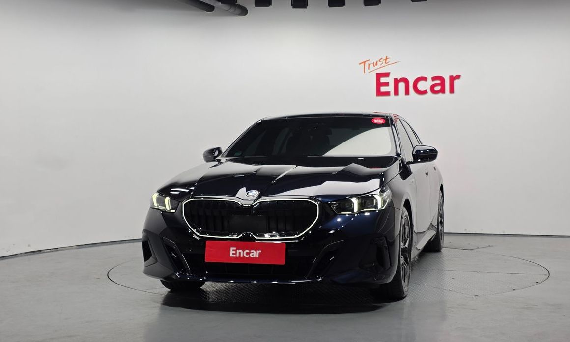 BMW 5-Series 2024