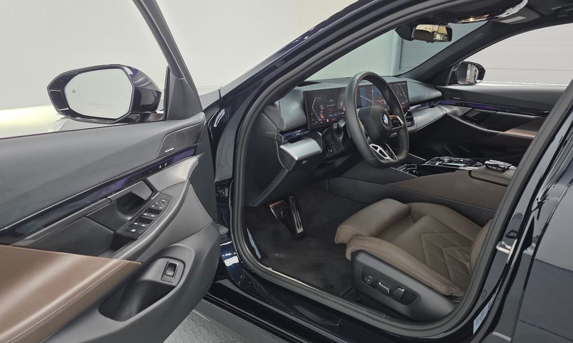 BMW 5-Series 2024
