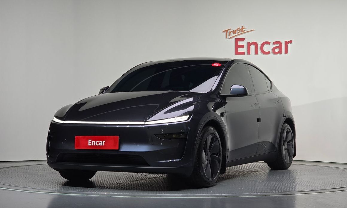 Tesla Model Y 2025